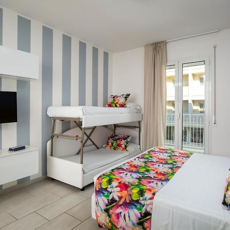 Rubino Apartments A 100Metri Dal Mare Riccione Extérieur photo
