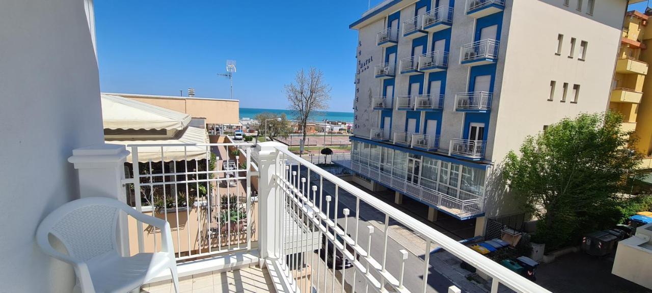Rubino Apartments A 100Metri Dal Mare Riccione Extérieur photo