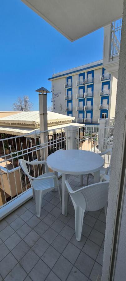 Rubino Apartments A 100Metri Dal Mare Riccione Extérieur photo