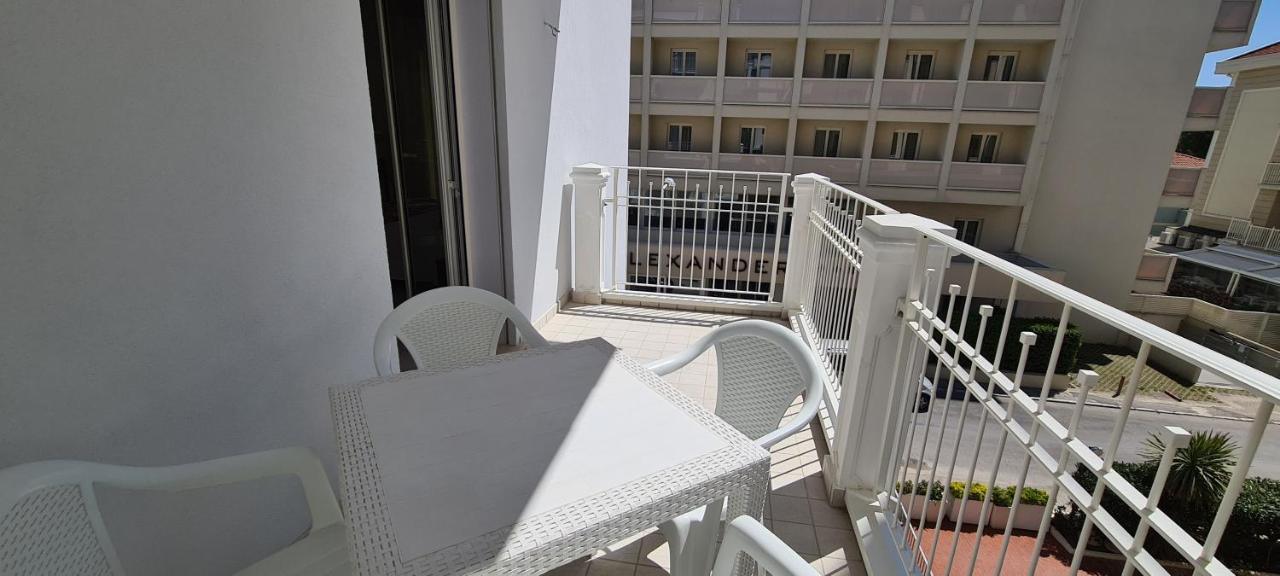 Rubino Apartments A 100Metri Dal Mare Riccione Extérieur photo