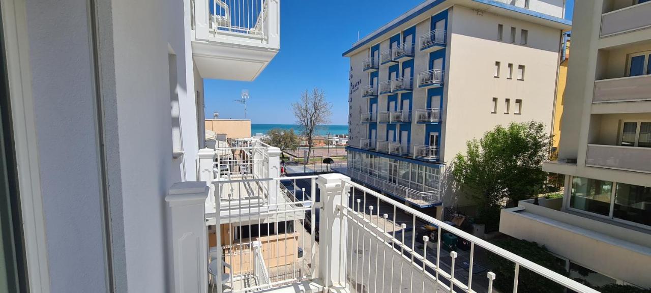 Rubino Apartments A 100Metri Dal Mare Riccione Extérieur photo