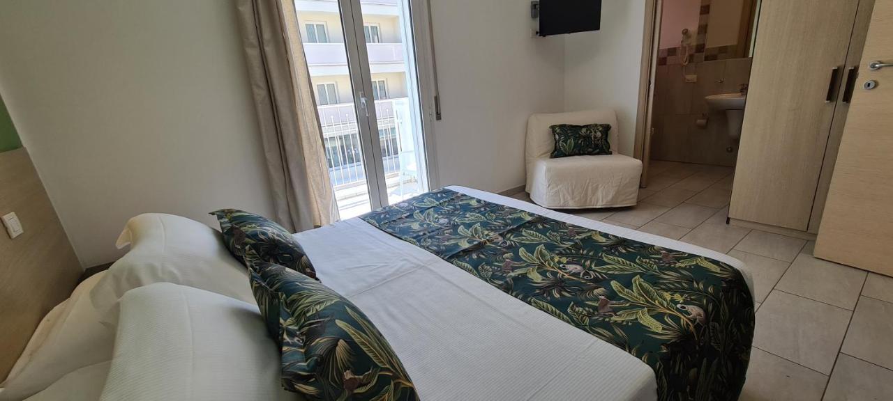 Rubino Apartments A 100Metri Dal Mare Riccione Extérieur photo
