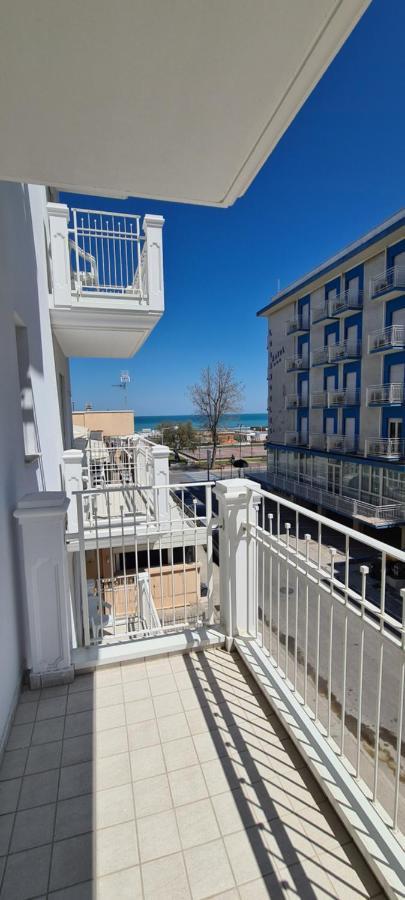 Rubino Apartments A 100Metri Dal Mare Riccione Extérieur photo