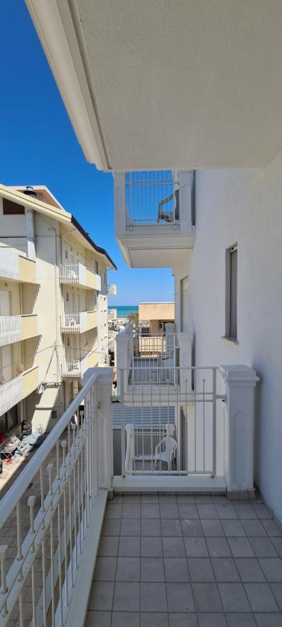 Rubino Apartments A 100Metri Dal Mare Riccione Extérieur photo