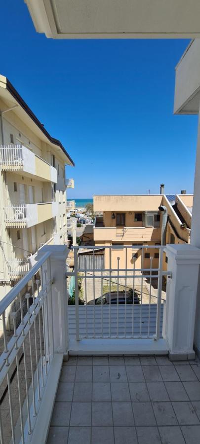 Rubino Apartments A 100Metri Dal Mare Riccione Extérieur photo