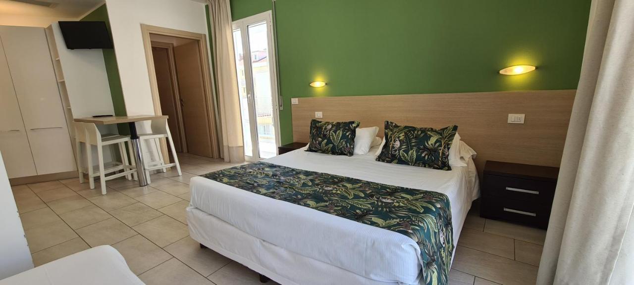 Rubino Apartments A 100Metri Dal Mare Riccione Extérieur photo