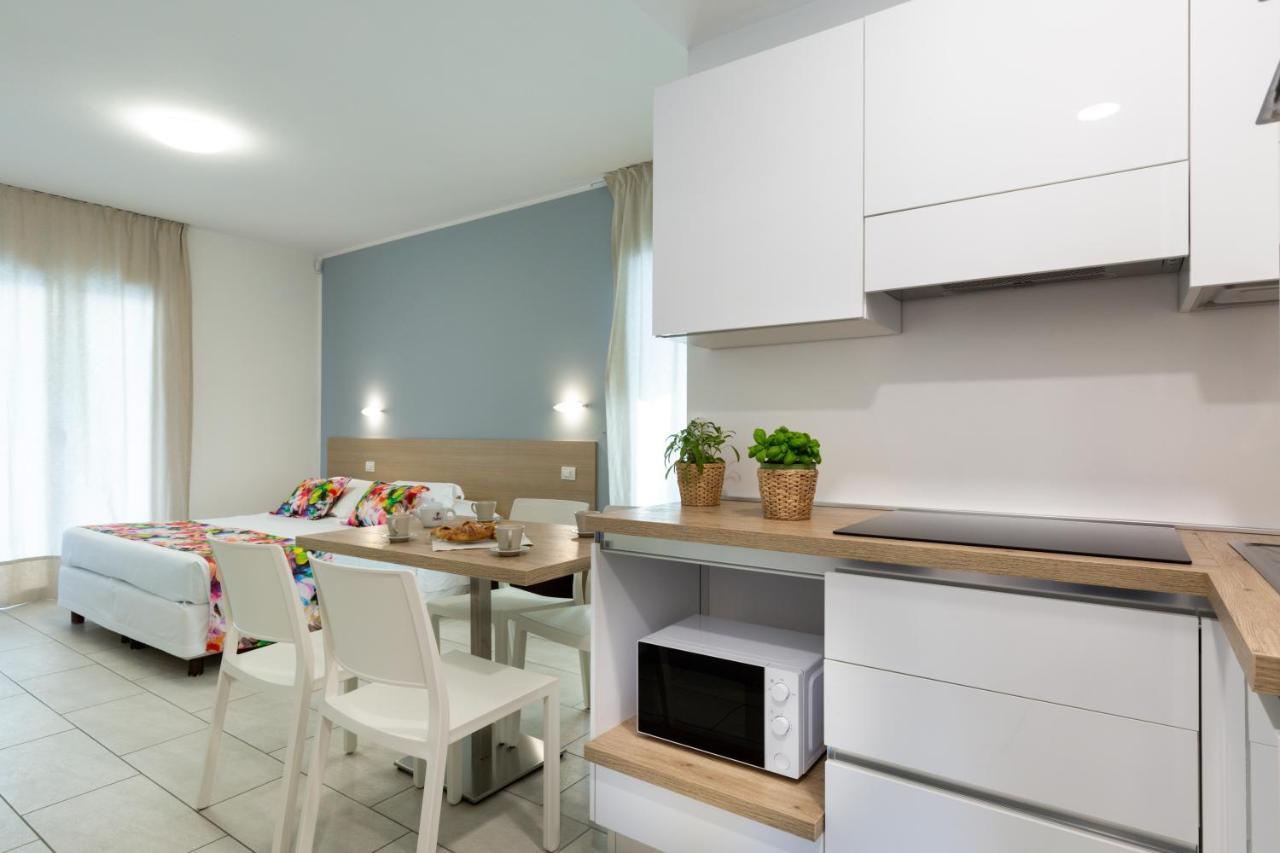 Rubino Apartments A 100Metri Dal Mare Riccione Extérieur photo