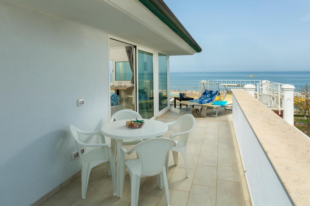 Rubino Apartments A 100Metri Dal Mare Riccione Extérieur photo