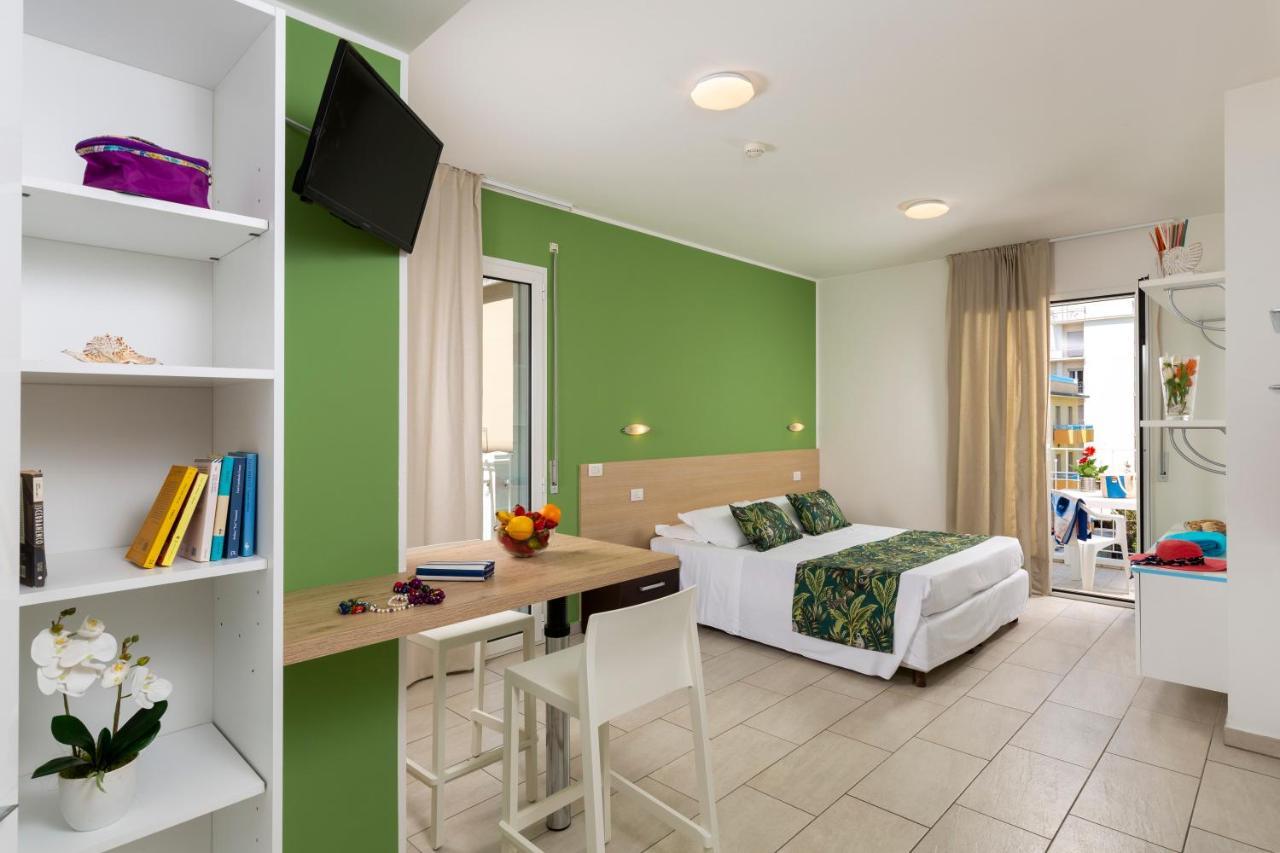 Rubino Apartments A 100Metri Dal Mare Riccione Extérieur photo